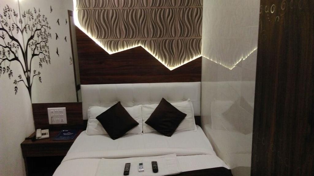 Hotel Palace Residency Mumbai Exterior photo